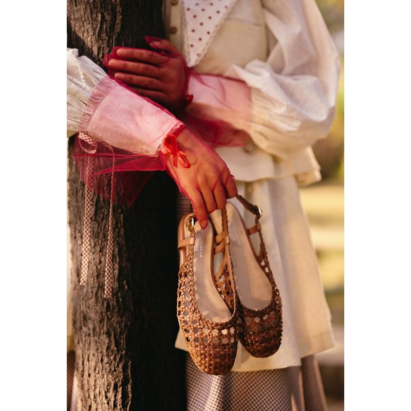 Vanilla Moon Yuv Buckle Sandals - Tan (EURO 36)