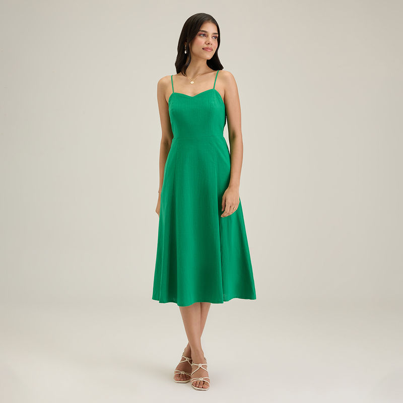 Twenty Dresses by Nykaa Fashion Green Sweetheart Neck Fit And Flare Midi Dress (XS)