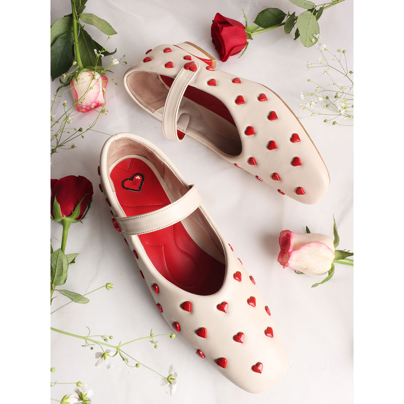 The White Pole Women Cream Polyurethane (Pu) Ballerinas (EURO 36)