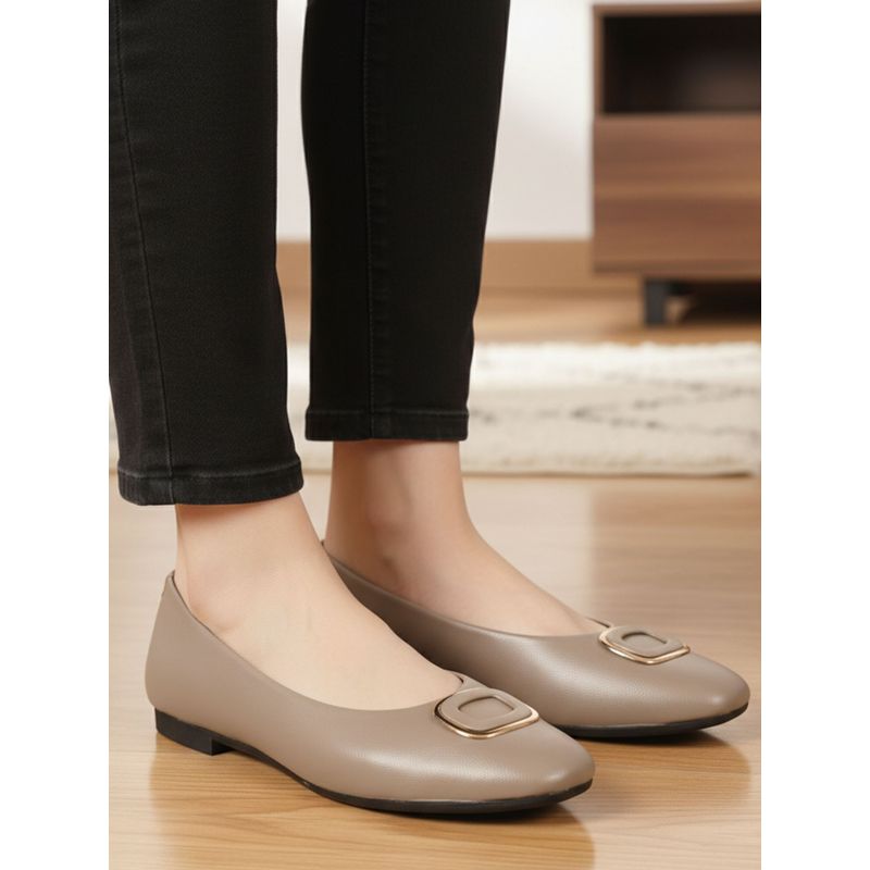 Iconics Women Nude Ballerinas (EURO 36)