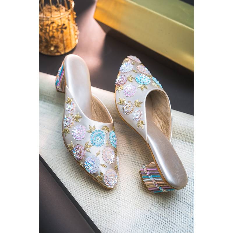 NR BY NIDHI RATHI Cream Embellished Leather Ethnic Mules Heels (EURO 36)