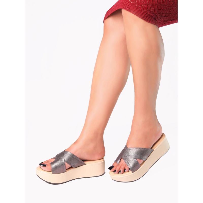 Monrow Solid-Plain Gun Metal Platform Heels (EURO 39)