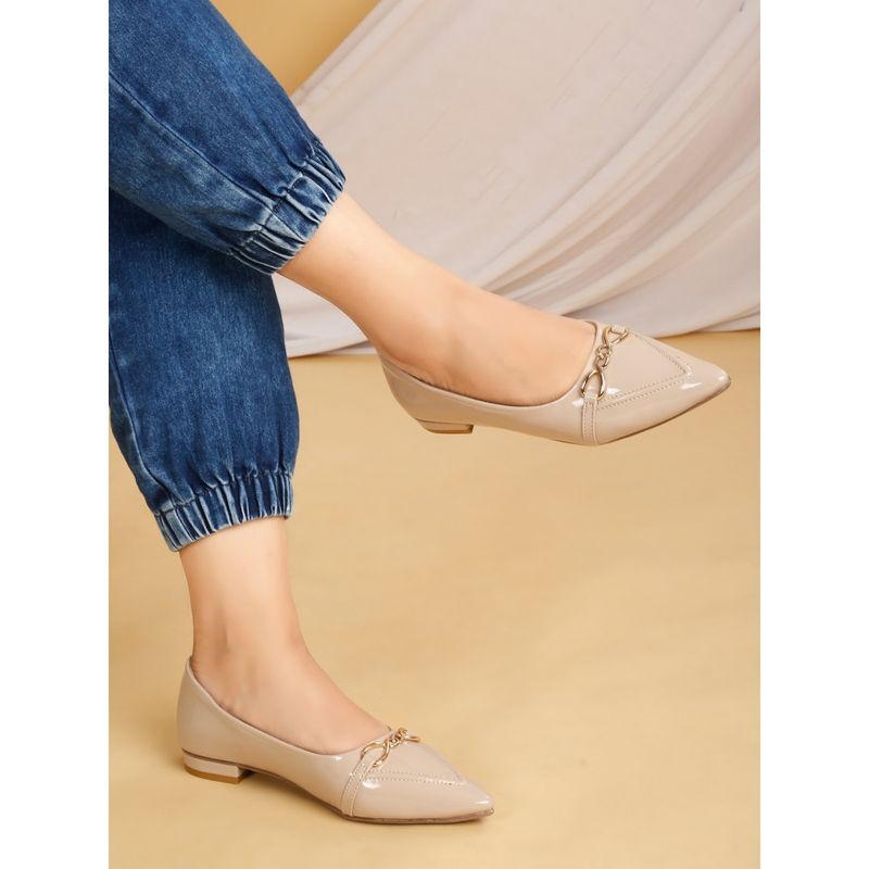 Flat n Heels Women Beige Ballerina (EURO 34)