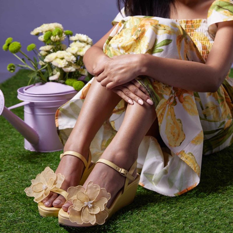 THE CAI STORE Sunshine Floral Wedge (UK 2)