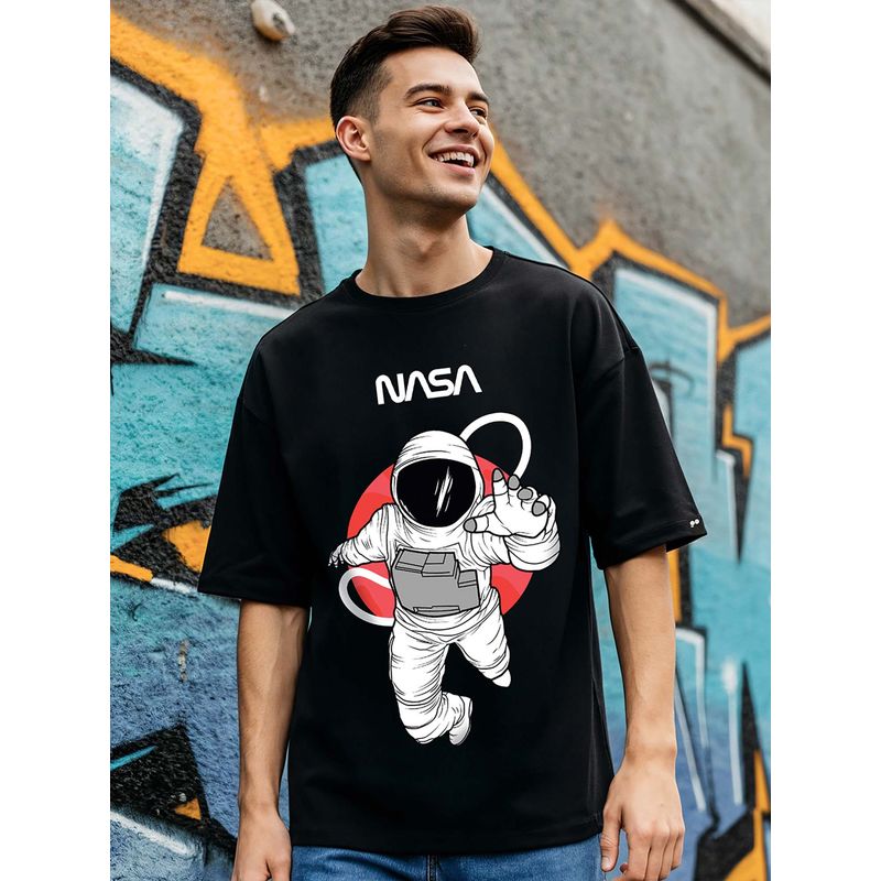 Bewakoof Men's Black NASA Astronaut Graphic Printed Oversized T-shirt (S)