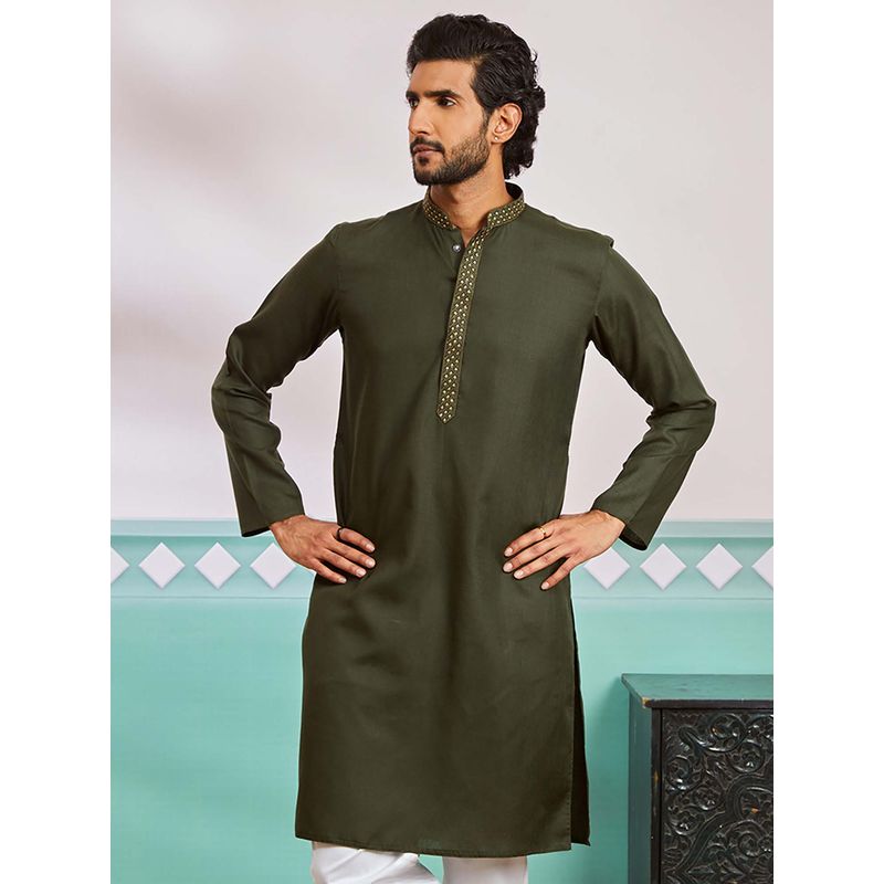 Vastramay Mens Olive Cotton Blend Solid Embroidered Mandarin Collar Kurta (S)
