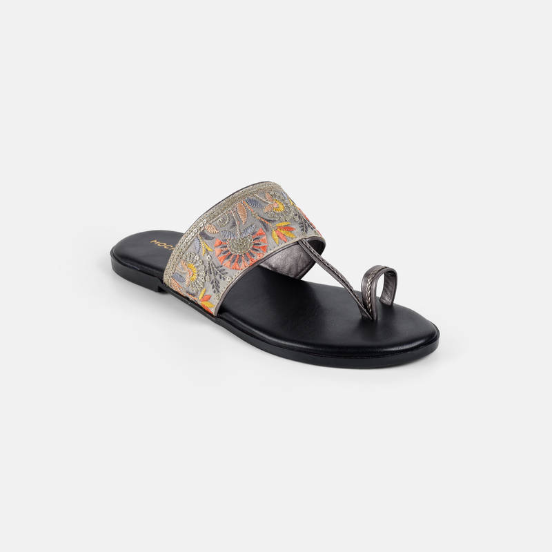 Mochi WoMen's Black Ethnic One Toe Flats (EURO 36)