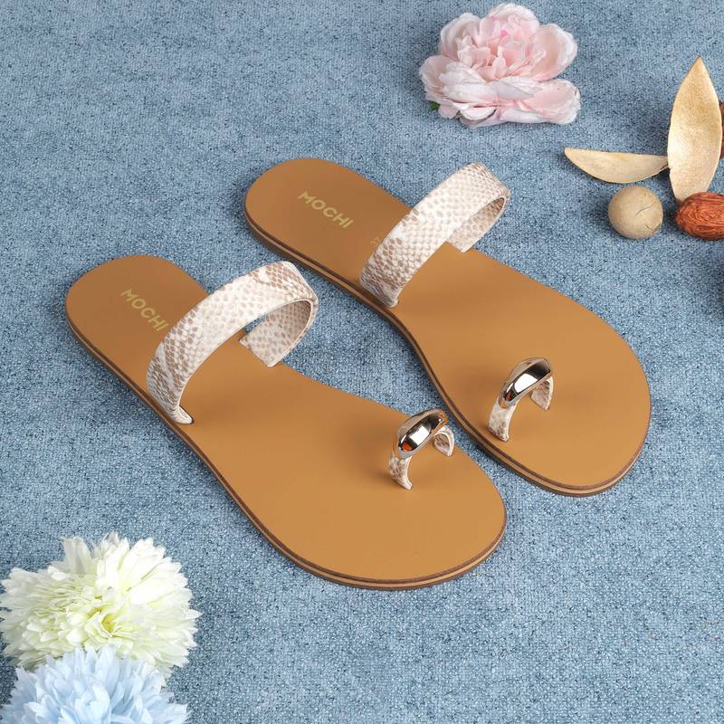 Mochi Women Gold Flats (EURO 36)