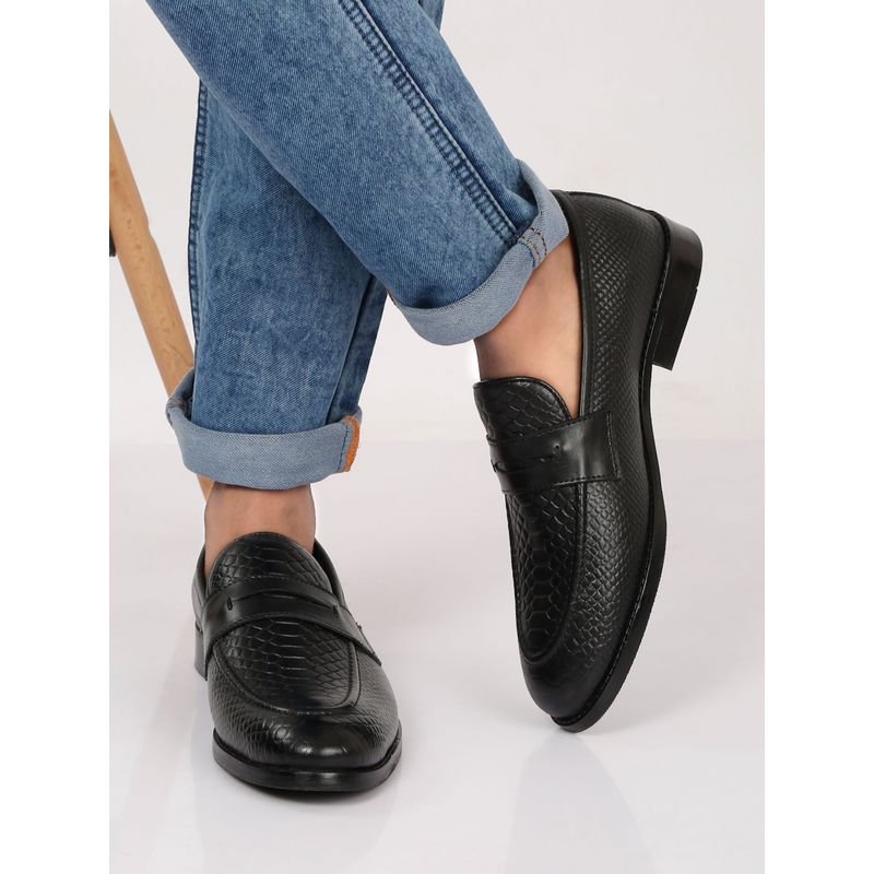 Teakwood Men Classic Black Texture Leather Loafers (EURO 40)