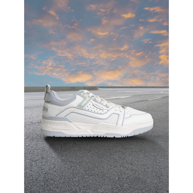 Xtep Men Basketball Sports Shoes White (UK 8.5)