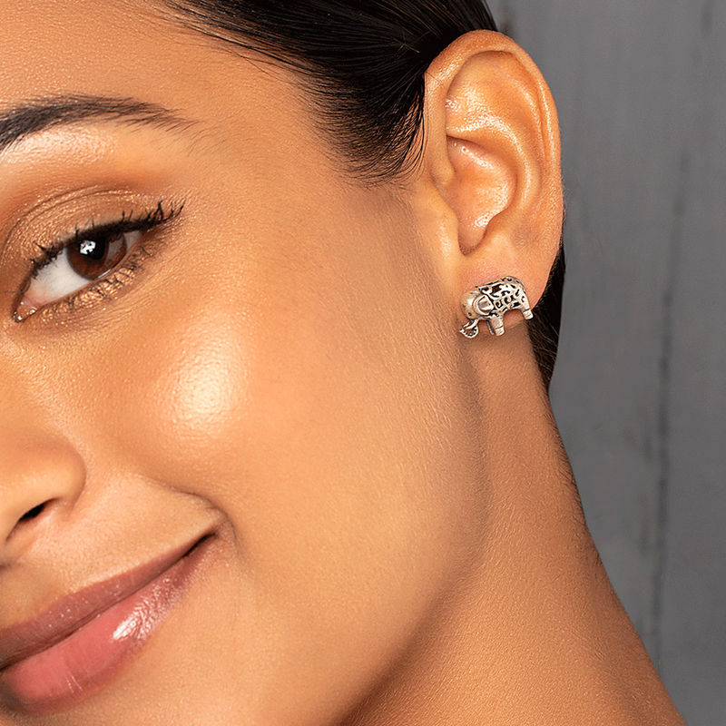 Caratlane heart earrings clearance