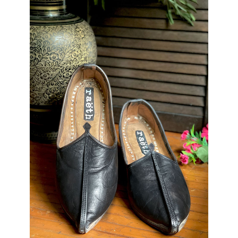 raeth Classic Black With Nok Mojaris (UK 6)