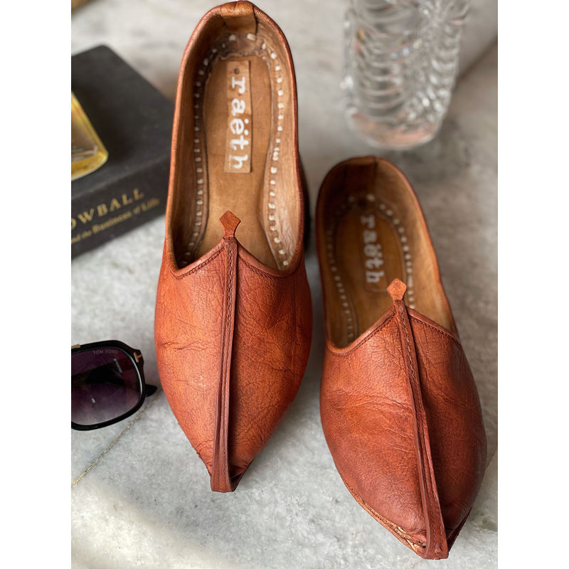 raeth - Classic Tan Mojaris With Nok (UK 8)