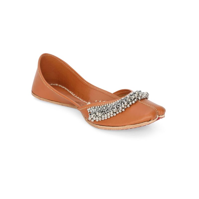 NR BY NIDHI RATHI Ghunghroo Tan Embellished Leather Mojaris Flats (UK 4)