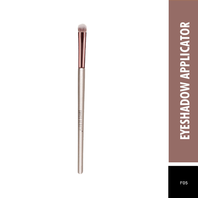 Eyeshadow applicator on sale