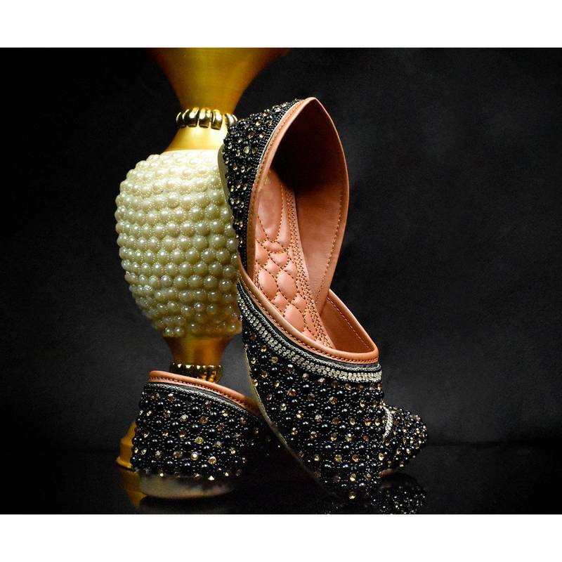 YASSIO Women Iqra Embroidered Black Juttis (EURO 36)
