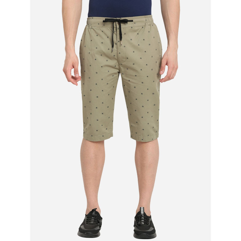 JadeBlue Men Printed Light Green Cotton Slim Fit Capri Shorts (46)