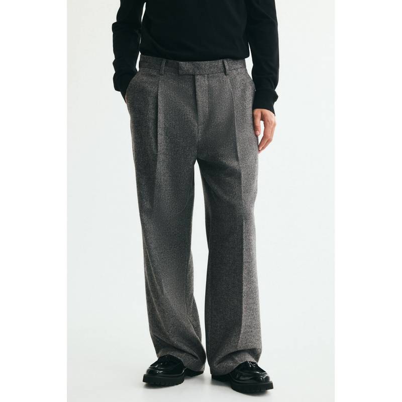 H&M Men Grey Loose Fit Suit Trousers (28R)