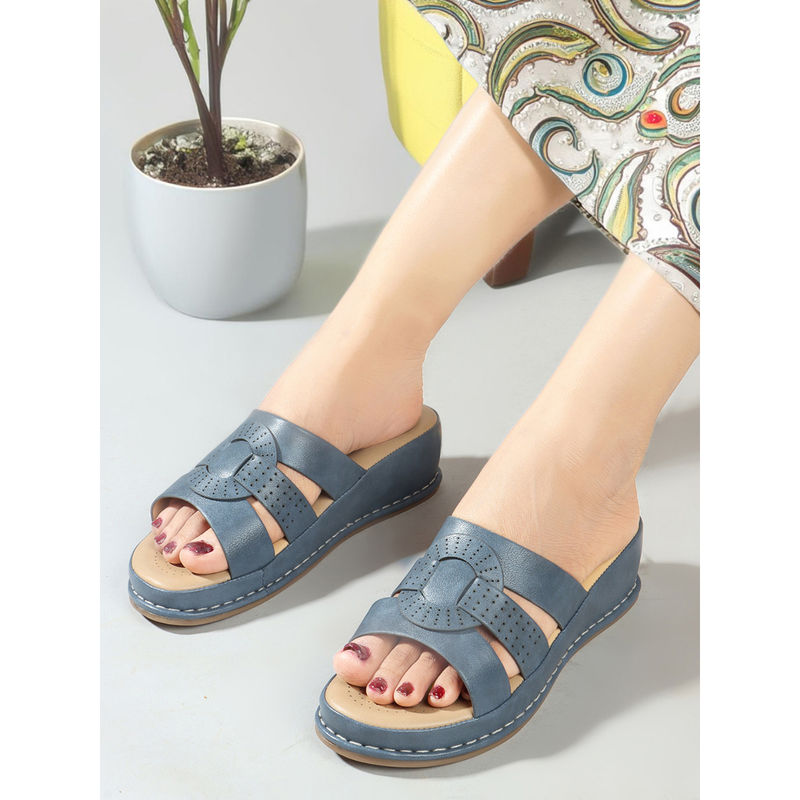 Carlton London Navy Blue Solid Women Casual Wear Sandals (EURO 39)