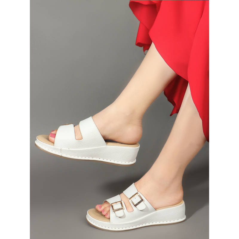 Carlton London White Solid Women Casual Wear Sandals (EURO 40)