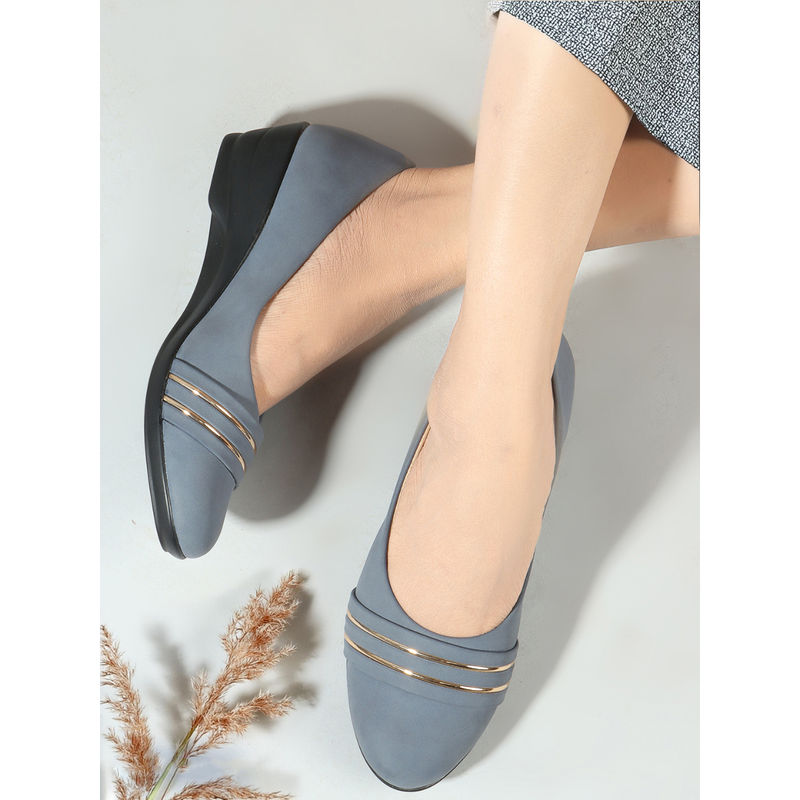 Carlton London Dark Grey Wedge Heel Solid Women Party Wear Pumps (EURO 37)