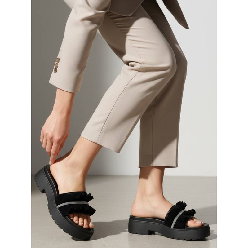 ELLE Black Synthetic Round Toe Heels (EURO 39)