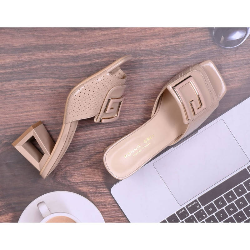 Ronnie Grey Women Beige Textured Sandal Heels (EURO 41)