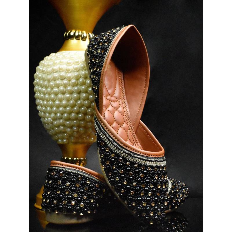 YASSIO Iqra Black Embroidered Juttis (EURO 36)