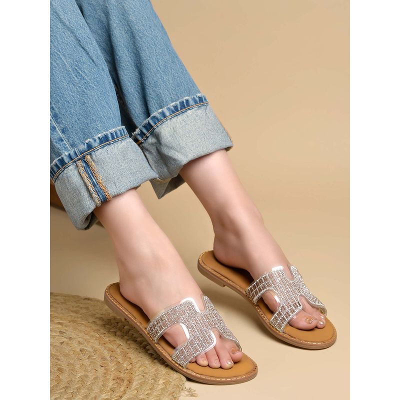 HVNLY by Shoetopia Women Silver Flats (EURO 36)