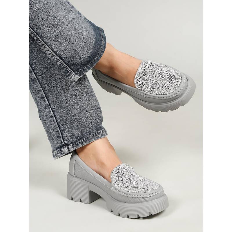 Flat n Heels Women Grey Loafers (EURO 38)