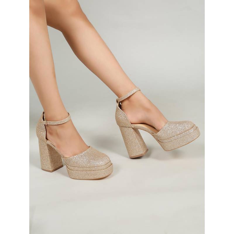 Flat n Heels Women Gold Pumps (EURO 37)