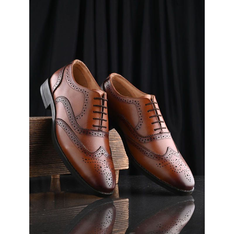 CLOG LONDON Men Tan Formal Brogues (EURO 40)