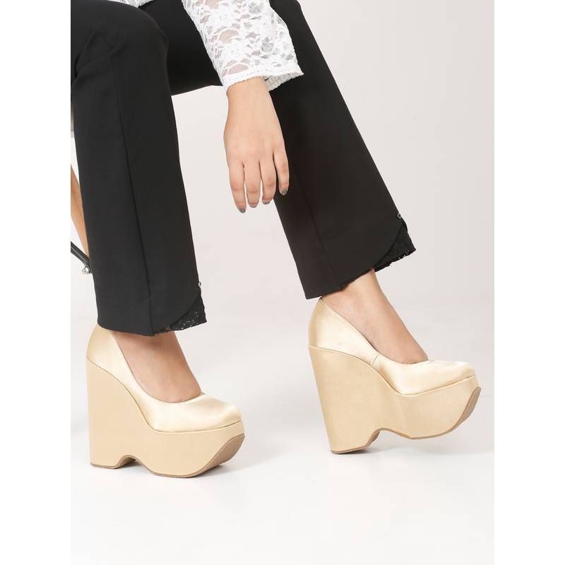 Flat n Heels Women Gold Wedges Pump Heels (EURO 39)