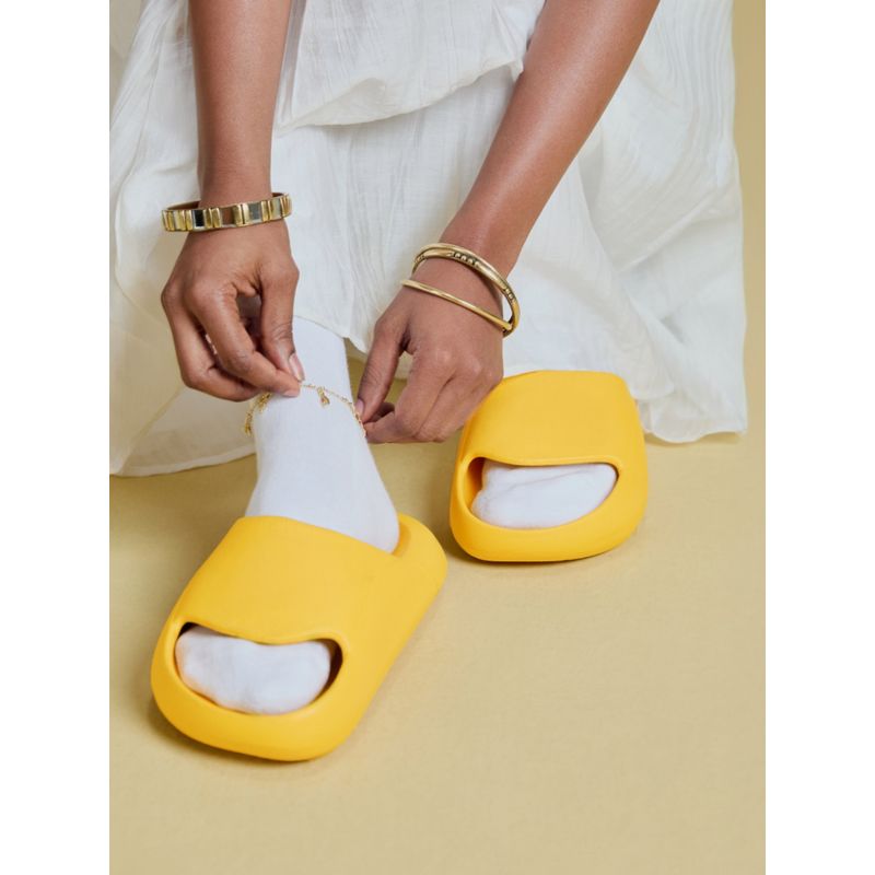 Ludic Life Yellow Solid Sliders (UK 5)