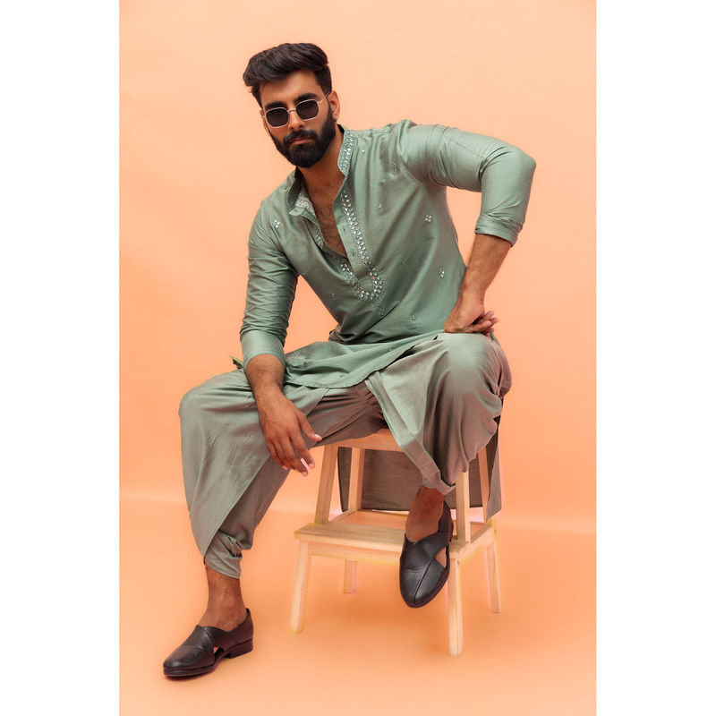 KISAH Men Green Mirror Work Embroidery Cotton Blend Kurta Dhoti Set with Abstract Print (L)