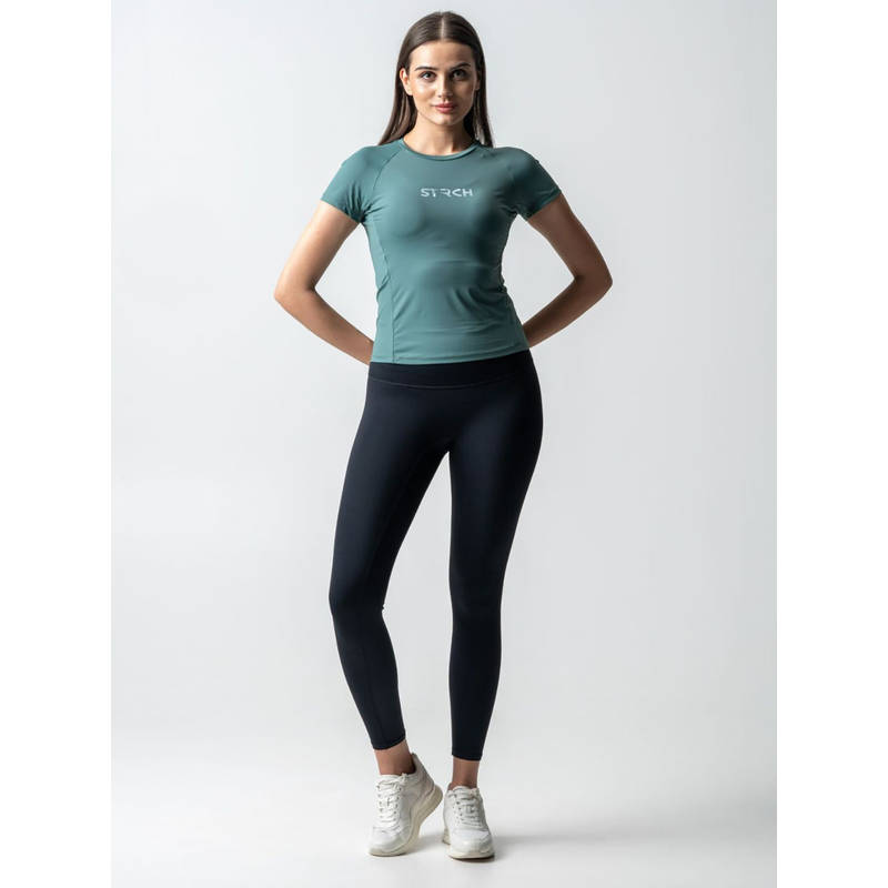 STRCH Solid Slim Fit Half Sleeve Round Neck Green T-Shirt (S)