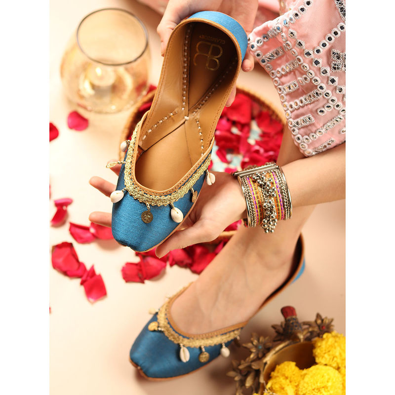 GLAM STORY Neela Amber Shell Embellished Punjabi Juttis (EURO 38)