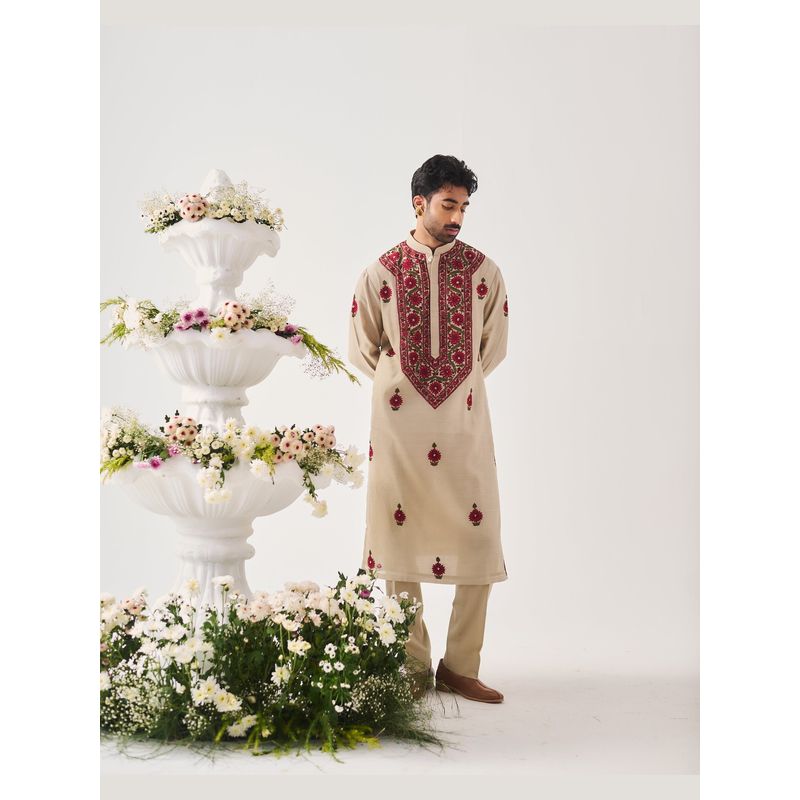 WABI SABI by Anshum-Ritesh Crimson Bloom Cream Thread Work Kurta with Pant (XS)