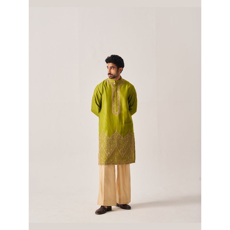 WABI SABI by Anshum-Ritesh Floral Dome Green Thread Work Kurta with Pant (XS)