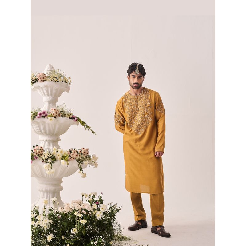 WABI SABI by Anshum-Ritesh Gilded Petal Mustard Thread Work Kurta with Pant (XS)