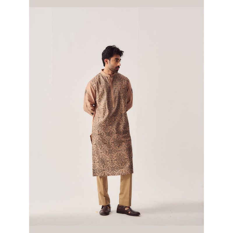 WABI SABI by Anshum-Ritesh Mandala Beige Thread Work Kurta with Pant (XS)