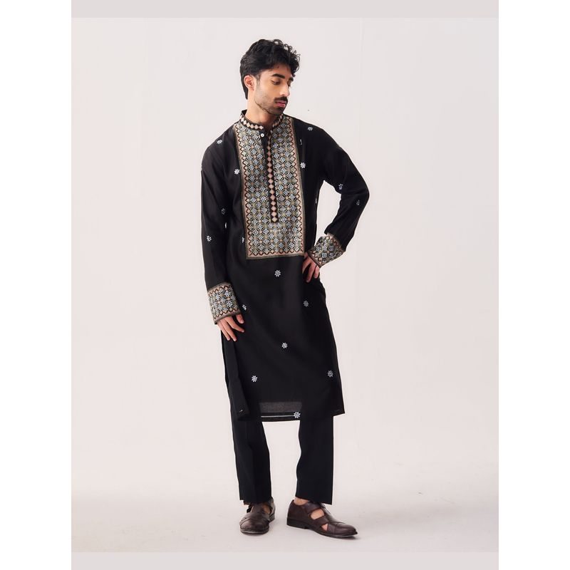 WABI SABI by Anshum-Ritesh Midnight Mosaic Black Thread Work Kurta with Pant (XS)