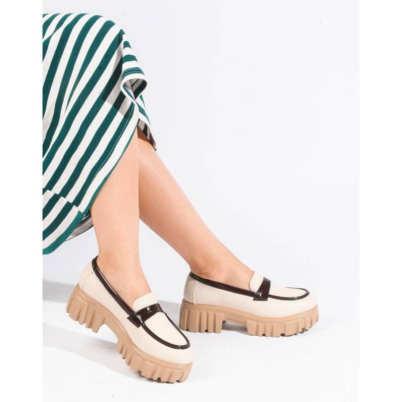 SHUZ TOUCH Cream Casual Loafers (EURO 41)