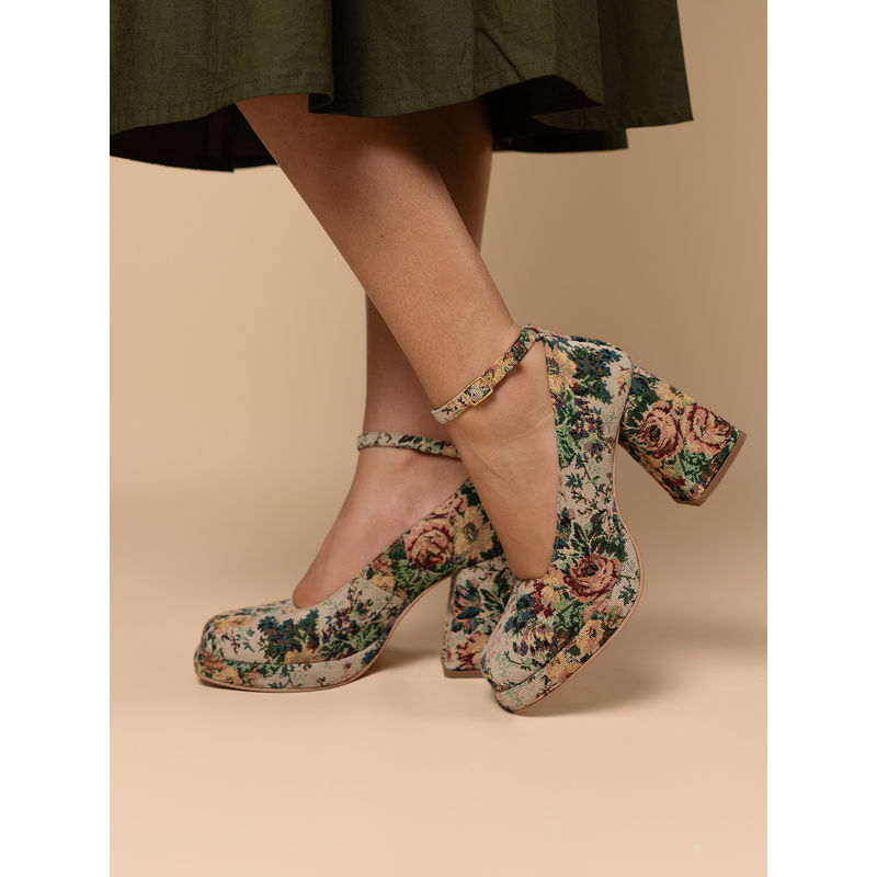 Theater Women Bara's Floral Tapestry Round Toe Platform Heels (EURO 36)