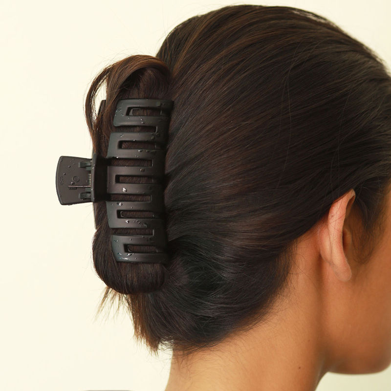 Ayesha Set of 2 Oversized Tan & Black Criss Cross Cutout Design Matte