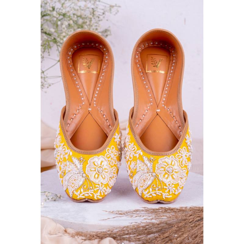 House of Vian Zariza Yellow embellished Juttis (EURO 37)