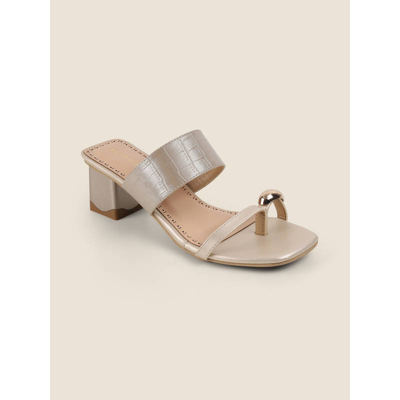 Metro Women Gold Casual Park Italia Soles Sandal Heels (EURO 36)