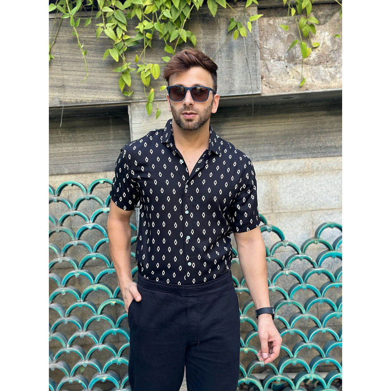 GRITSTONES Men Black Half Sleeve Printed Rayon Shirt (M)