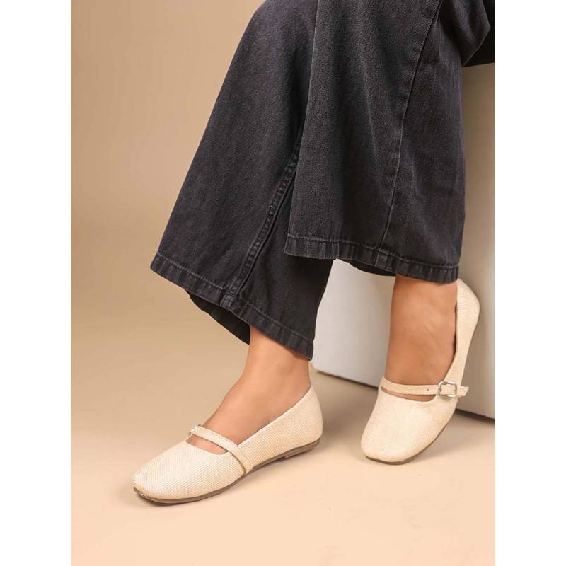 The Madras Trunk Women Off White Mary Janes Ballerinas (EURO 36)