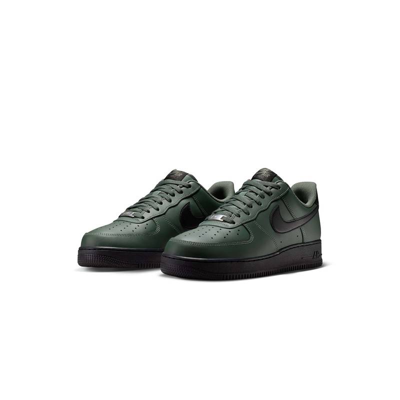 Nike Men's Air Force 1 '07 Sneakers (US 10)